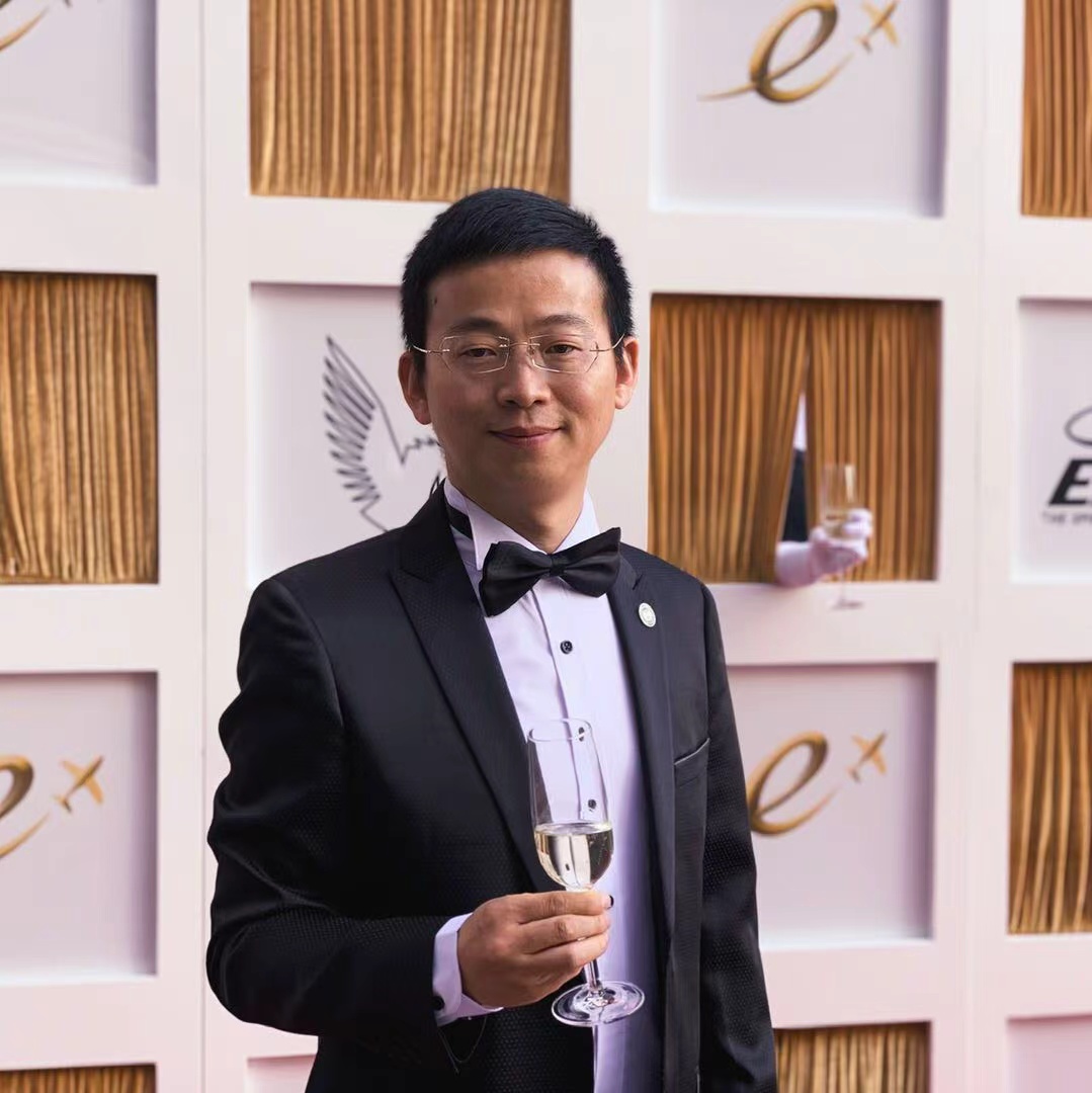 Formal portrait of Lingyun Xiang